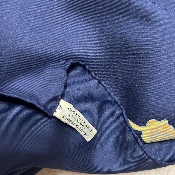 Hermes scarf - Picture 3 of 7